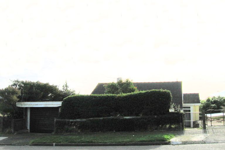 Photo of property in 18 Cumberland Grove, Cannons Creek, Porirua, 5024