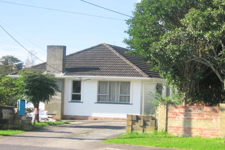 Photo of property in 9 Serjeant Street, Henderson, Auckland, 0612