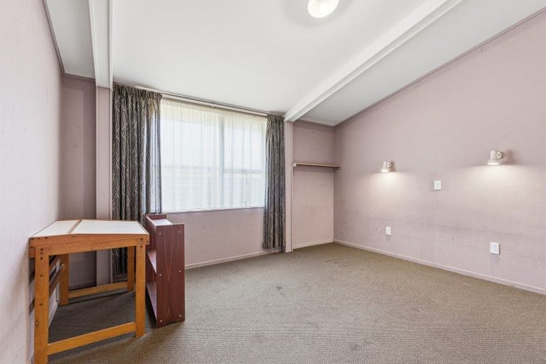 Photo of property in 51 Hinau Street, Castlecliff, Whanganui, 4501