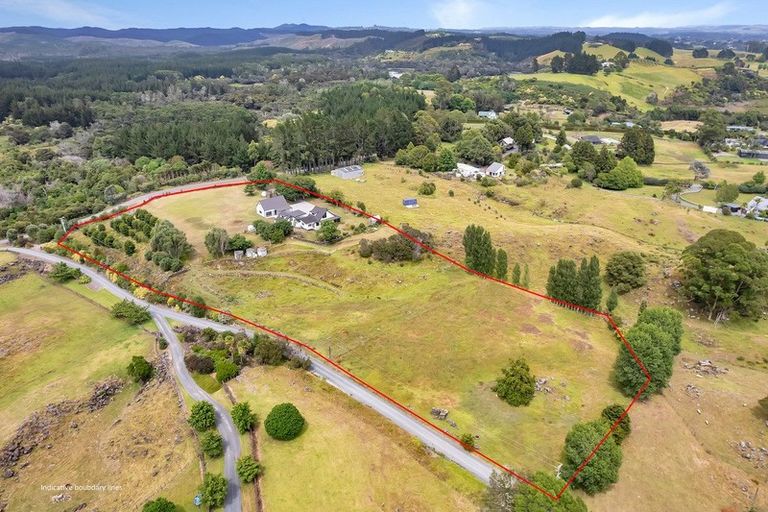 Photo of property in 70 Edmonds Road, Kerikeri, 0293