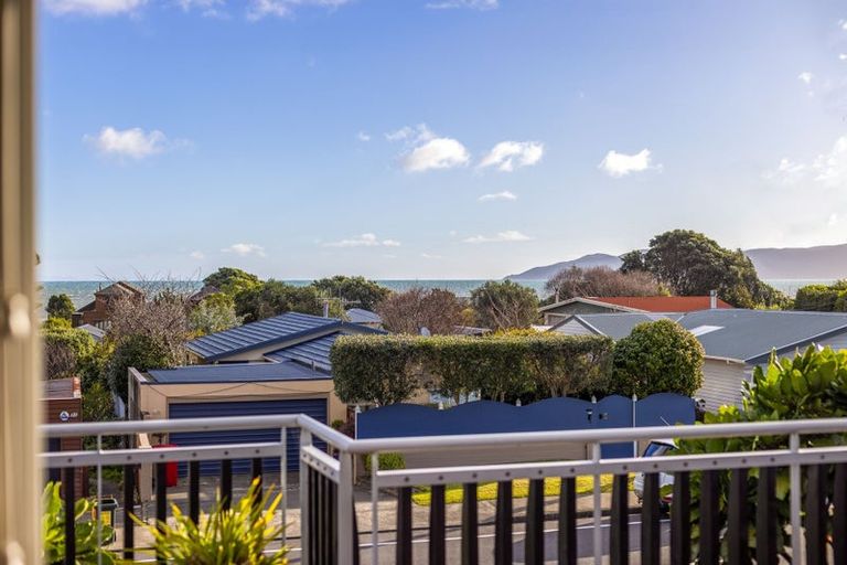 Photo of property in 20b Wharemauku Road, Raumati Beach, Paraparaumu, 5032