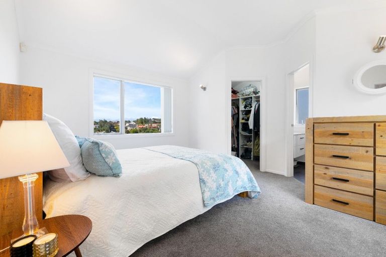 Photo of property in 2/19 Limmer Place, Browns Bay, Auckland, 0632