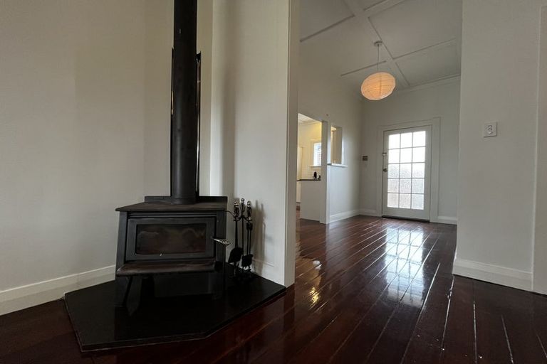 Photo of property in 11 Norwood Road, Bayswater, Auckland, 0622