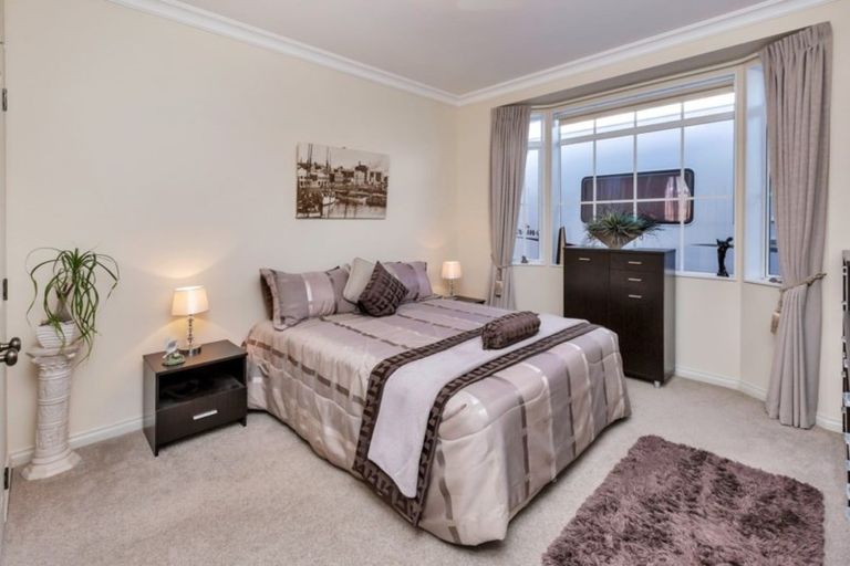 Photo of property in 2 O'farrell Drive, One Tree Point, 0118