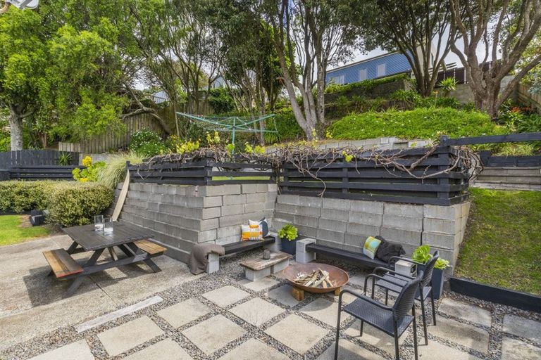 Photo of property in 19 Renown Road, Raumati South, Paraparaumu, 5032