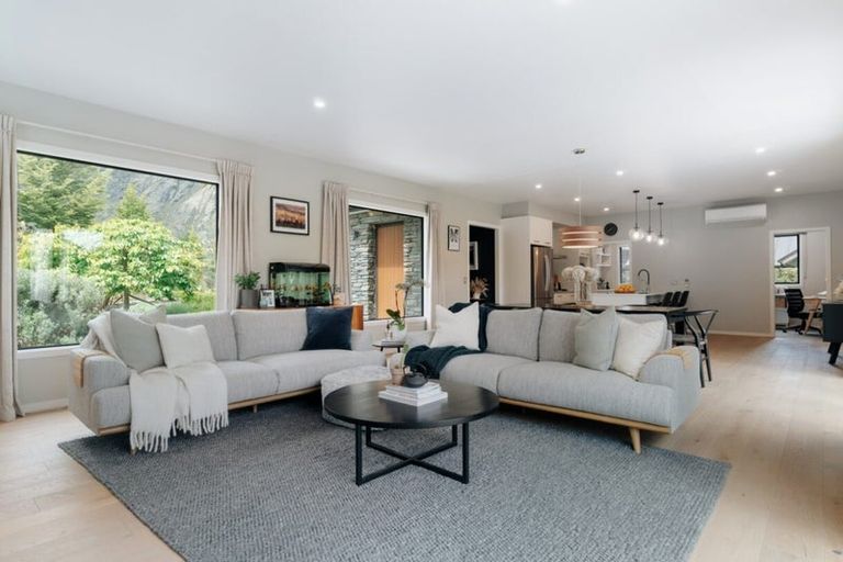 Photo of property in 2 Jacks Point Rise, Jacks Point, Queenstown, 9371
