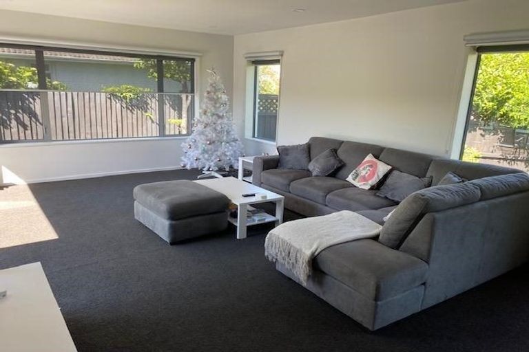 Photo of property in 2/32a Gleneagles Terrace, Ilam, Christchurch, 8053