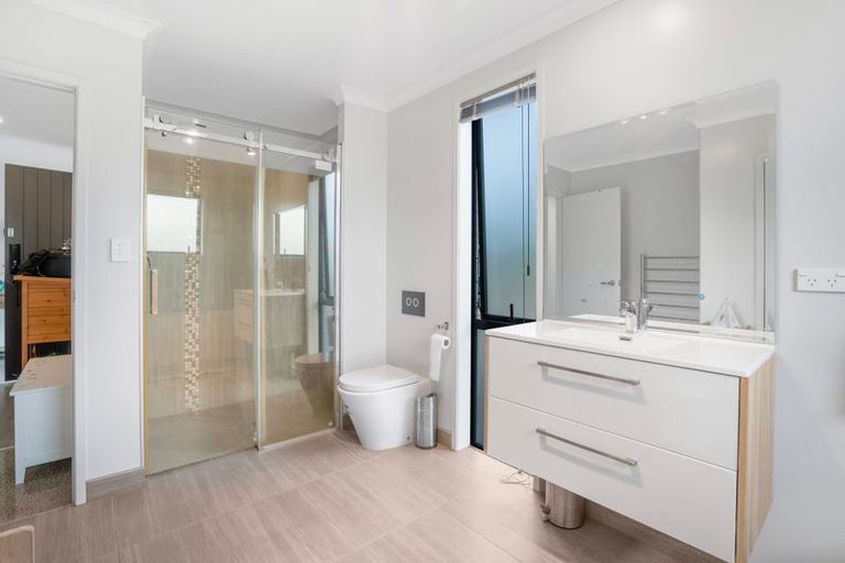 Photo of property in 4 Matahehe Lane, Tinopai, Matakohe, 0593