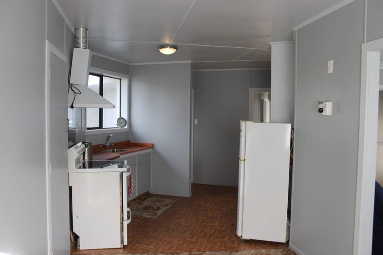 Photo of property in 18 Kilmarnock Street, Wallacetown, 9816