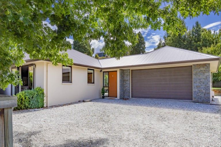 Photo of property in 28 Quill Street, Lake Hayes, Queenstown, 9304