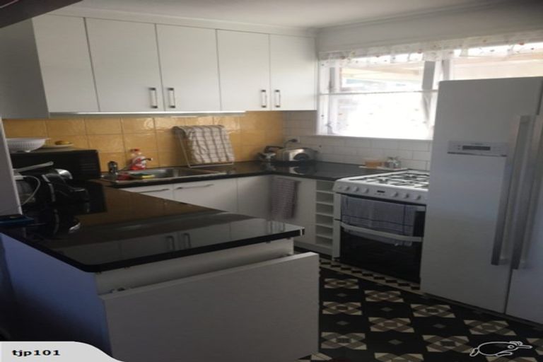 Photo of property in 2/449 Beach Road, Mairangi Bay, Auckland, 0630