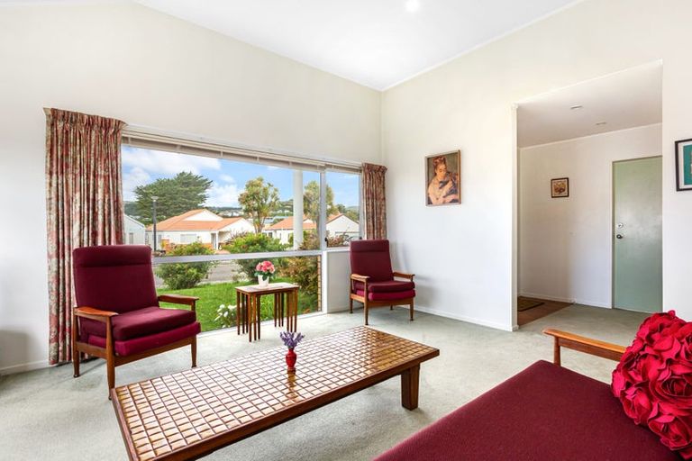 Photo of property in 17 Lakeside Villas, Whitby, Porirua, 5024