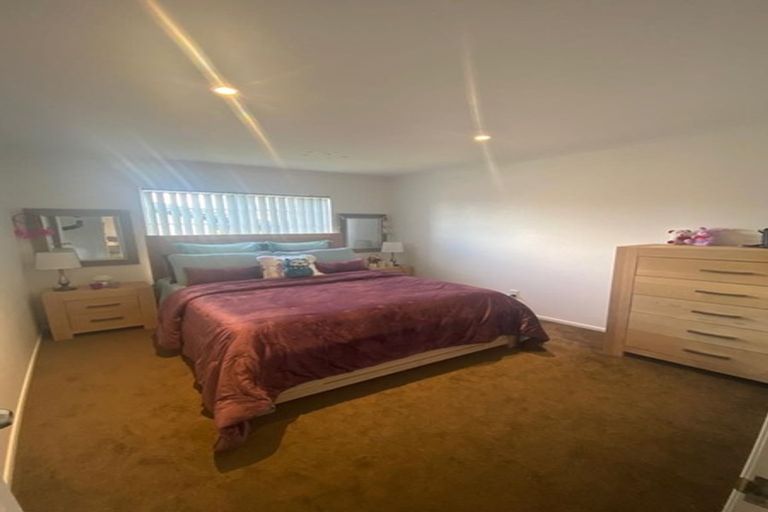 Photo of property in 121 Everglade Drive, Totara Heights, Auckland, 2105