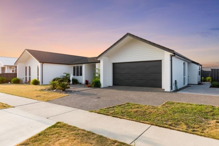 Photo of property in 11 Saint Thomas Avenue, Pyes Pa, Tauranga, 3112