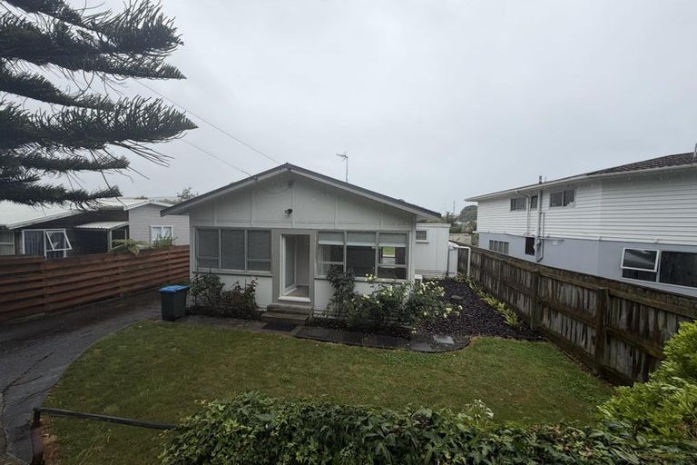 Photo of property in 27 Paremata Crescent, Paremata, Porirua, 5024