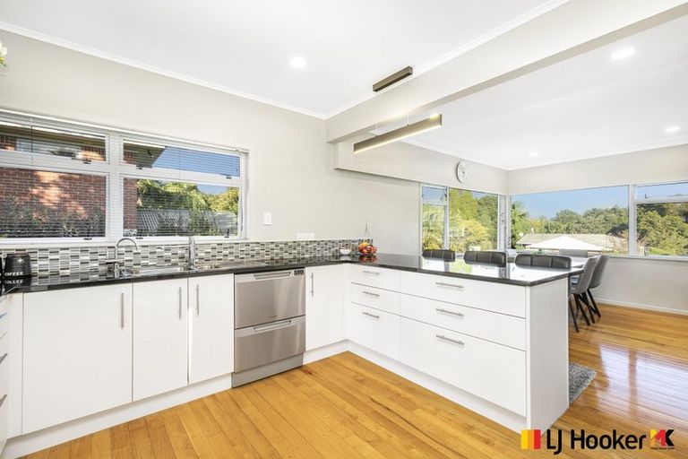 Photo of property in 5 Freshney Place, Hillpark, Auckland, 2102