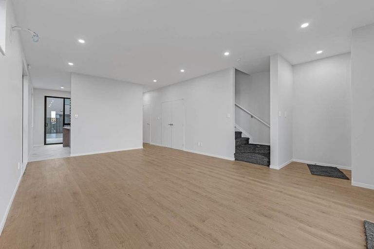 Photo of property in 14 Yellow Pear Lane, Karaka, 2578