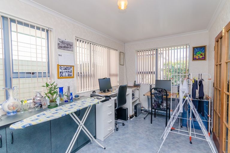 Photo of property in 32 Richmond Road, Carterton, 5713