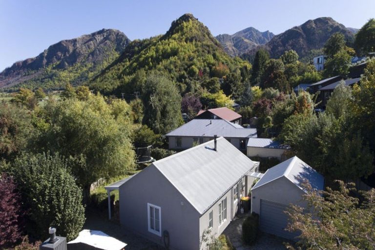 Photo of property in 9 Mcdonnell Road, Arrowtown, 9302