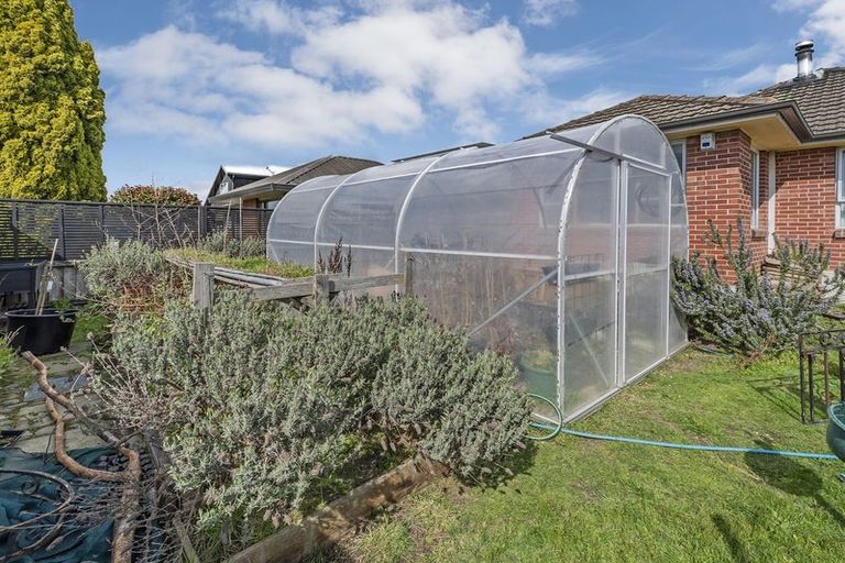 Photo of property in 73 Bentley Street, Russley, Christchurch, 8042