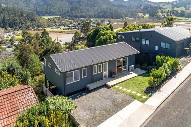 Photo of property in 8 Ridge Road, Tairua, 3508