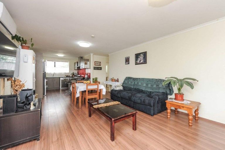 Photo of property in 12a Wordsworth Road, Manurewa, Auckland, 2102