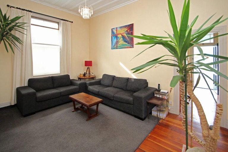 Photo of property in 201 Carlyle Street, Napier South, Napier, 4110