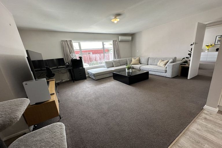 Photo of property in 2/10 Ryeland Avenue, Ilam, Christchurch, 8041