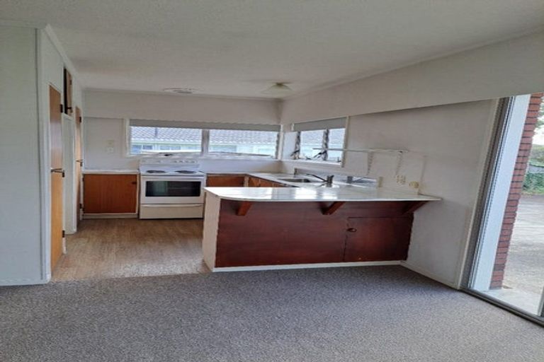 Photo of property in 2/11 Ashdown Place, Pahurehure, Papakura, 2113