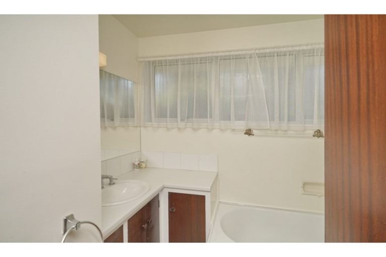 Photo of property in 2/9 Larkhill Place, Russley, Christchurch, 8042