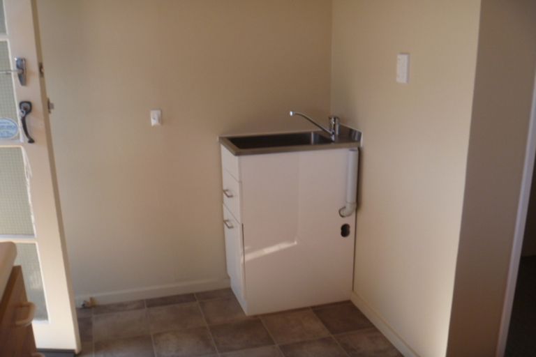 Photo of property in Hubbards Pharmacy, 60b Centennial Avenue, Alexandra, 9320