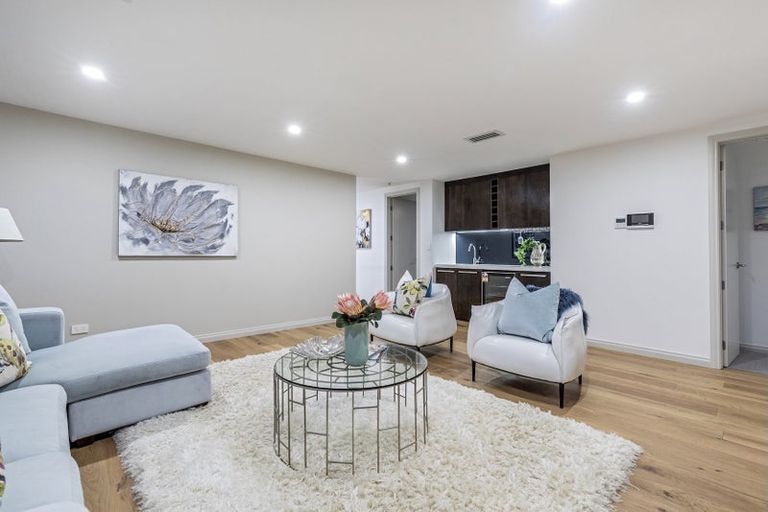 Photo of property in 19 Oak Manor Drive, Albany, Auckland, 0632