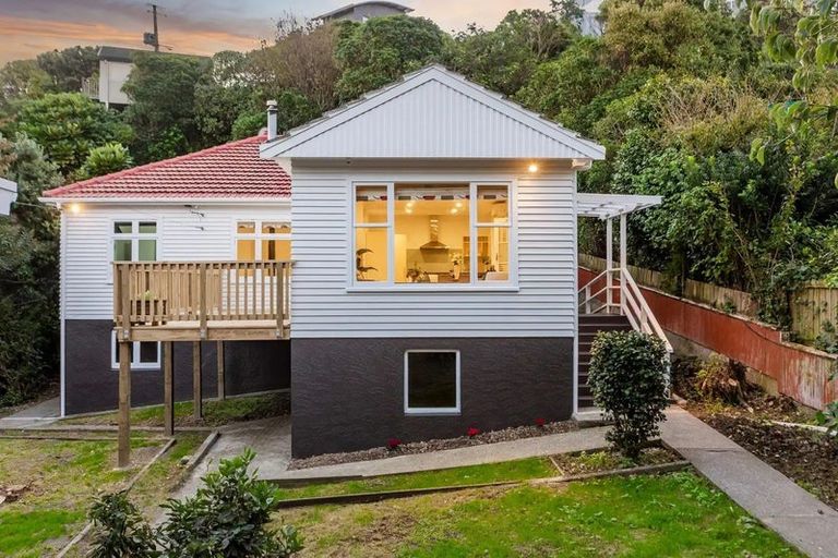Photo of property in 25 Gordon Road, Plimmerton, Porirua, 5026