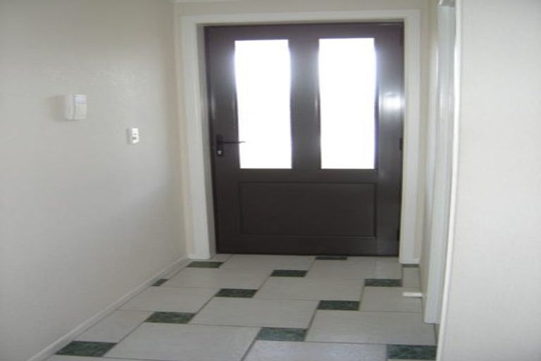 Photo of property in 15 Shankill Place, East Tamaki, Auckland, 2013