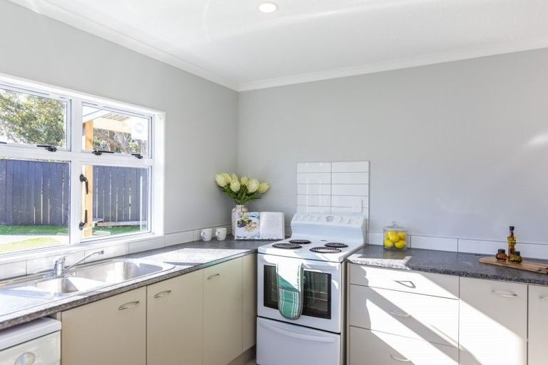 Photo of property in 17 Bluegum Road, Paraparaumu Beach, Paraparaumu, 5032