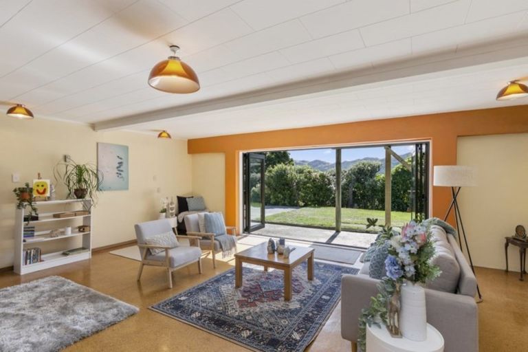 Photo of property in 7 Te Kainga Way, Khandallah, Wellington, 6035