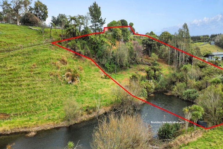 Photo of property in 211 Smart Road, Hillsborough, New Plymouth, 4372