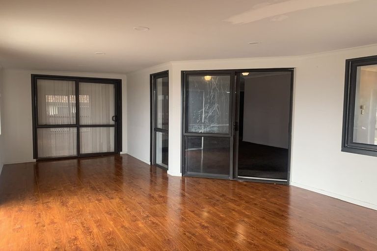 Photo of property in 22 Hilltop Road, Clover Park, Auckland, 2019