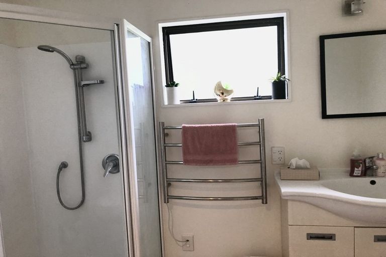 Photo of property in 11 Chartwell Avenue, Glenfield, Auckland, 0629