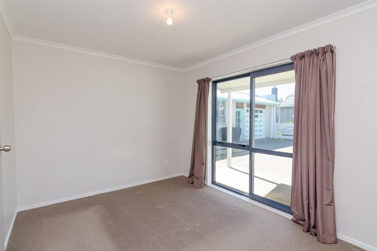 Photo of property in 32 Richmond Road, Carterton, 5713