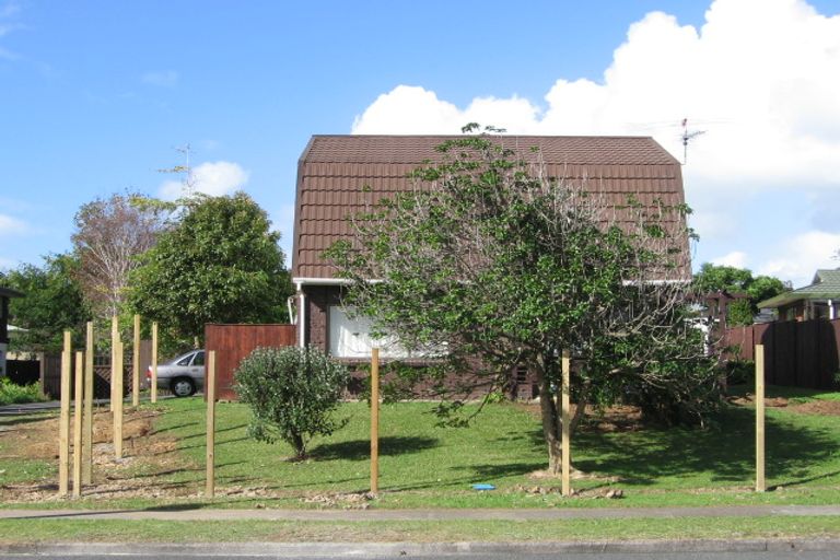 Photo of property in 1/166 Prince Regent Drive, Farm Cove, Auckland, 2012