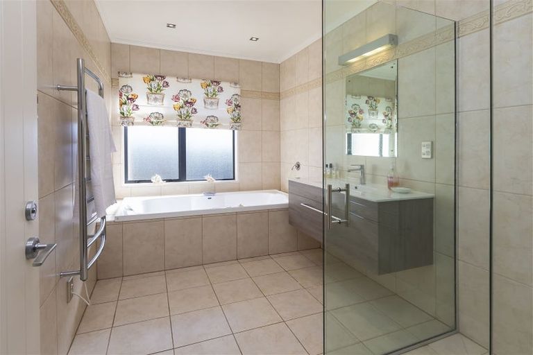 Photo of property in 5 Elmwood Road, Strowan, Christchurch, 8052