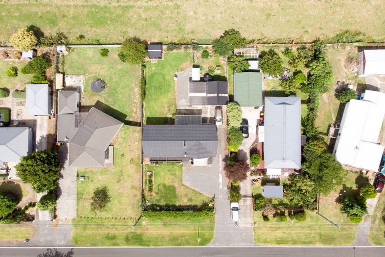 Photo of property in 71 Pipiroa Road, Ngatea, 3503