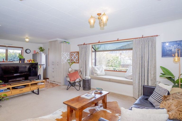 Photo of property in 12 Hood Crescent, Arrowtown, 9302