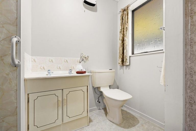 Photo of property in 18a Pahiatua Street, Hokowhitu, Palmerston North, 4410