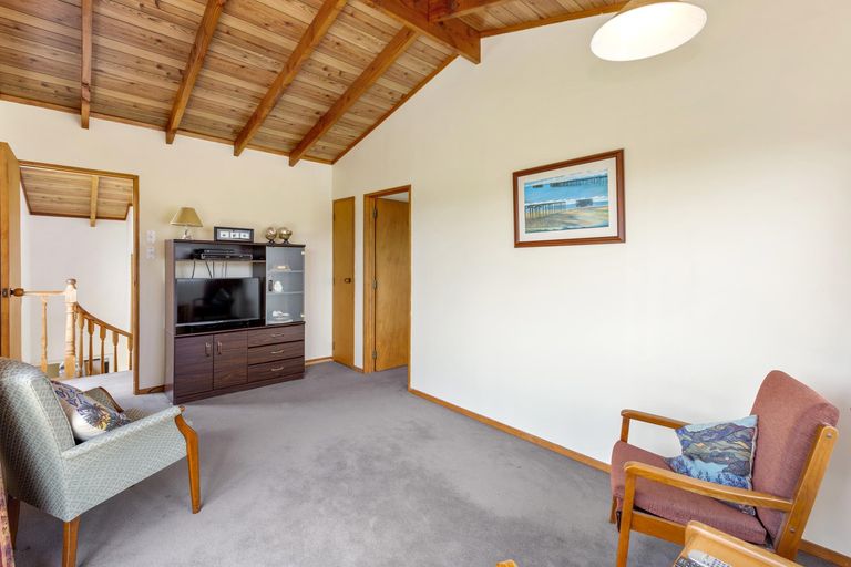 Photo of property in 8 Main Road, Raglan, 3225