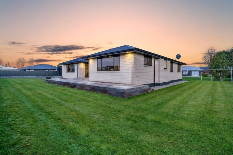Photo of property in 24 Park Street, Winton, 9720