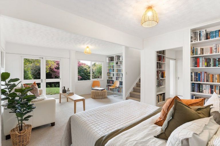 Photo of property in 12 Mcdowell Crescent, Hillcrest, Auckland, 0627