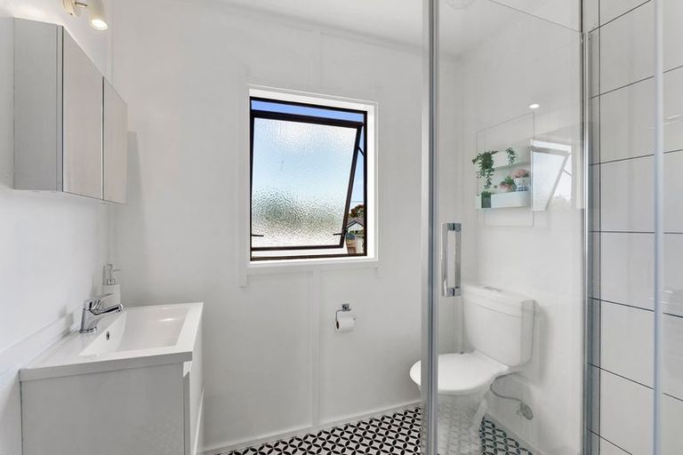 Photo of property in 16 Ngapaki Street, Waikanae Beach, Waikanae, 5036