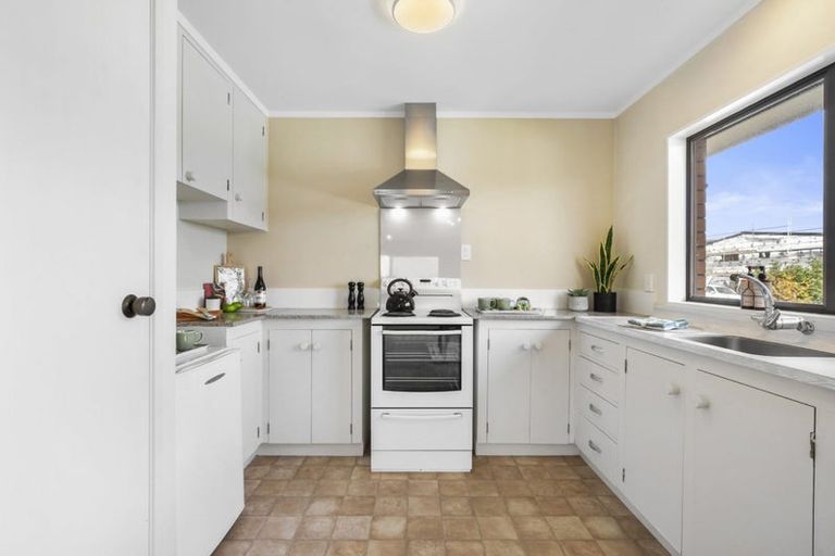 Photo of property in 76a Highland Park Drive, Highland Park, Auckland, 2010